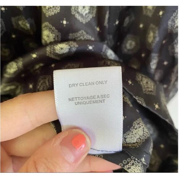 Joie Izzy 100% Silk Dot Print Blouse Small - Picture 8 of 8